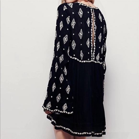 Free People V Neck Embroidered Long Sleeve Tunic Mini Dress Black cream … - Picture 2 of 11